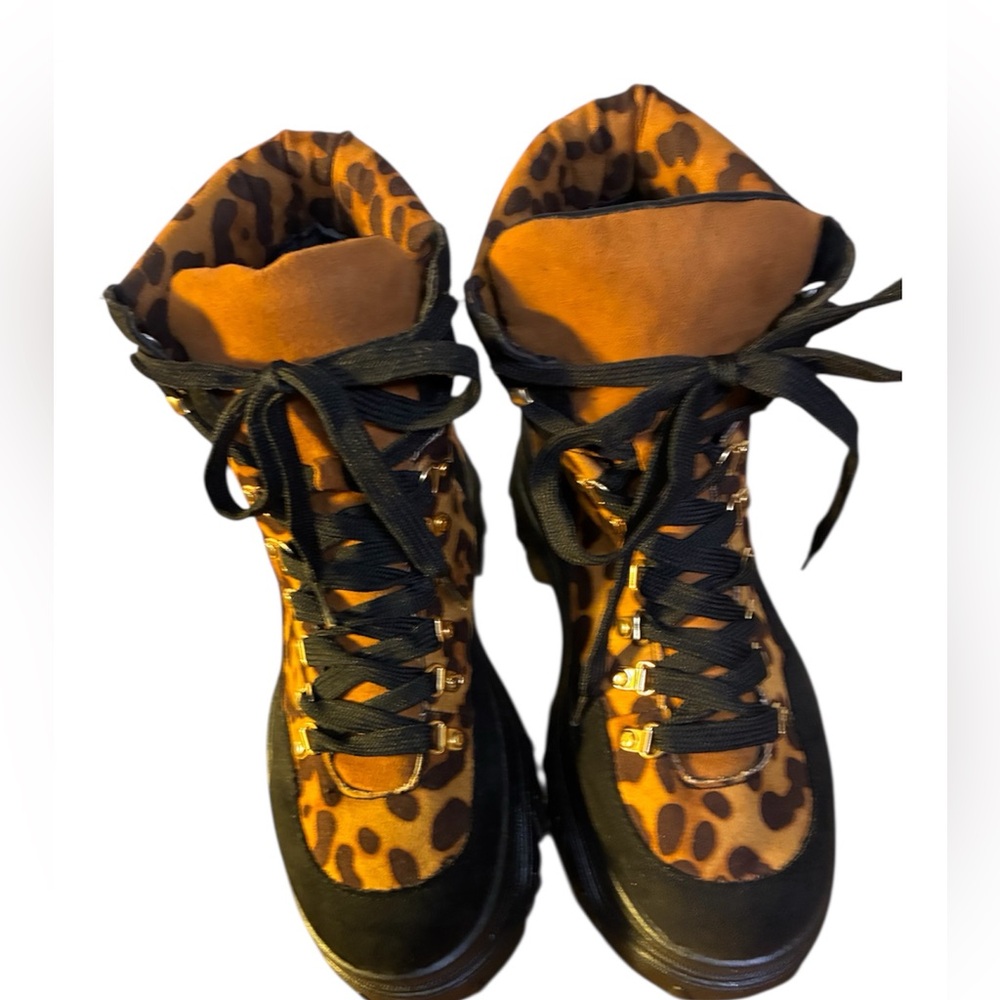BAMBOO Elegant Black and Gold Footwear - Picture 4 of 11